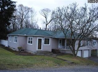 979 Bedford Rd, Masury, OH 44438