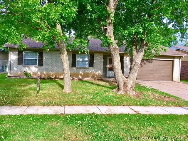 1st image of 1334 S 123rd Ave E