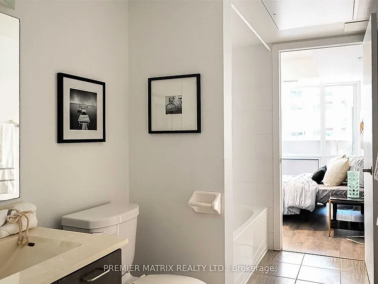 20 Joe Shuster Way #910 — Photo 17