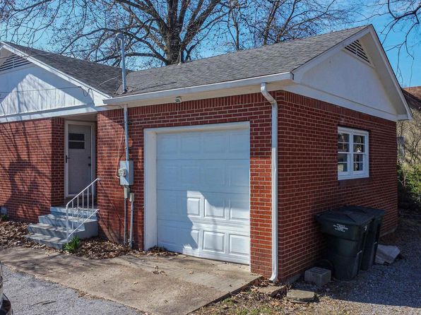 3201 Buckner Ln, Paducah, KY 42001