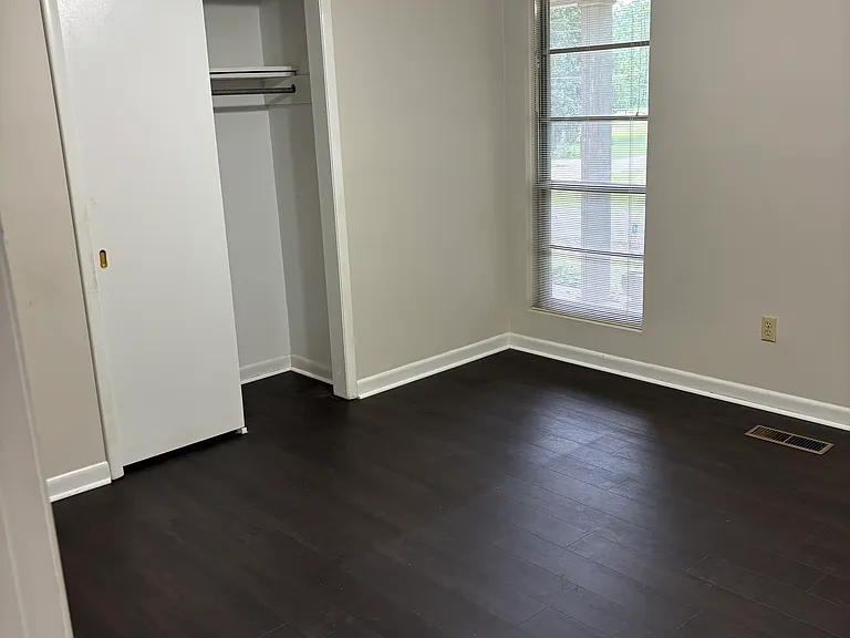 901 Carson Ln SW — Photo 4