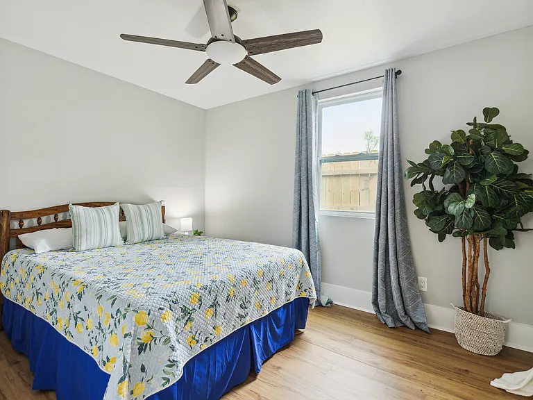 1104 Dickson Ave — Photo 22