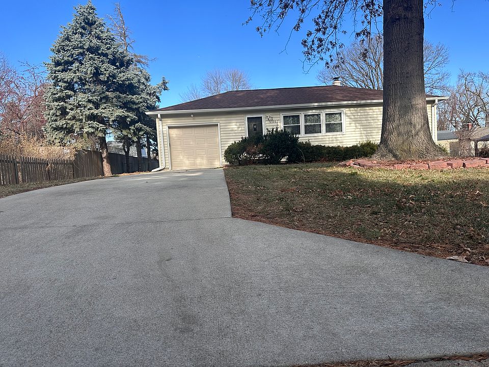 1st image of 8506 Izard St