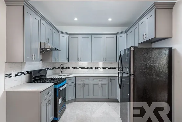 Rented by EXR | media 2