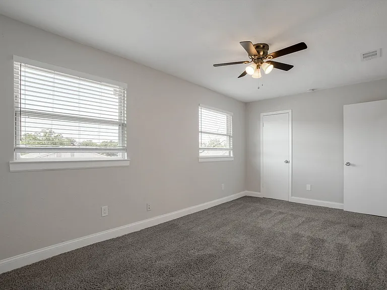 2203 Sheraton Dr — Photo 11