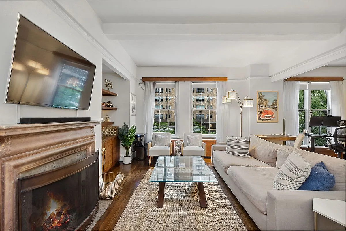 77 Park Ave #2B photo 1