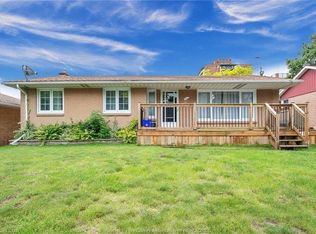 10 Countess St, Leamington, ON N8H 2H3