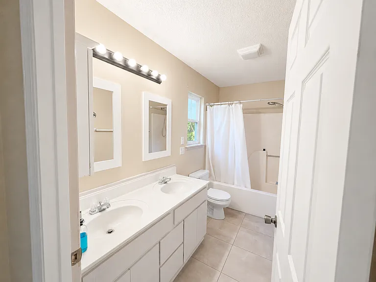 212 Muskogee Ct — Photo 11
