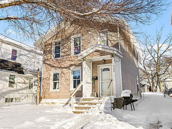 3rd image of 904 College Ave NE