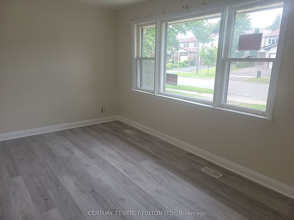 2nd image of 71 Grace St