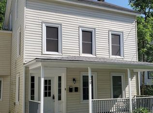 38 Vineyard Ave #1, Highland, NY 12528
