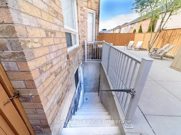 8 Ferncroft Pl #Basement, Brampton, ON L7A 2Z6