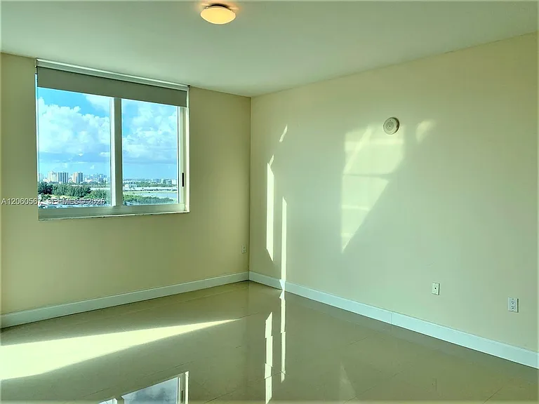 1745 E Hallandale Beach Blvd #1606W — Photo 16
