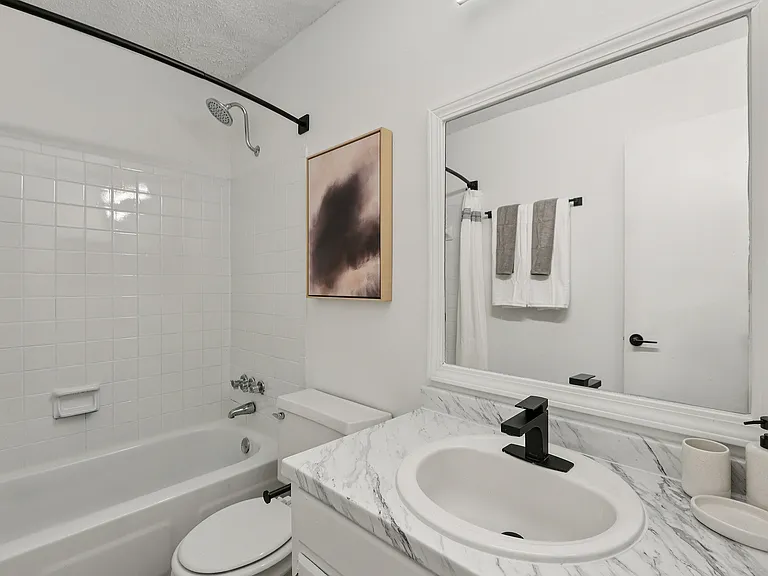 ReNew Bartlett Village — Photo 10