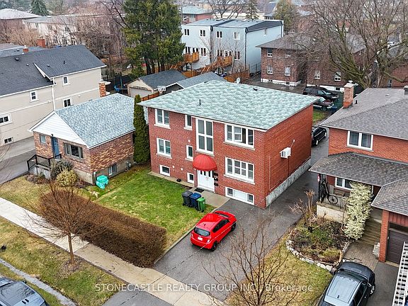 3rd image of 10 Woodbury Rd