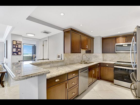 4th image of 5200 N Flagler Drive #802