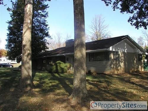 1st image of 75 Fruit Hill Dr