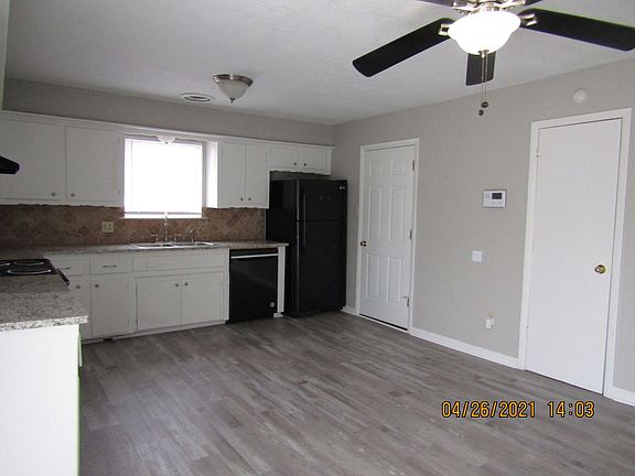 5th image of 4824 NW Hoover Ave