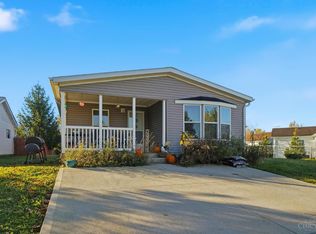 555 Cross Creek Dr, Wilmington, OH 45177