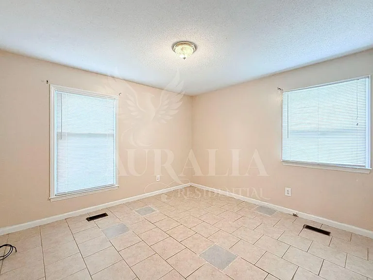 1408 Imperial Dr — Photo 10