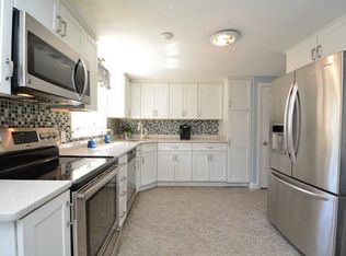 82 Main St, Marion, MA 02738