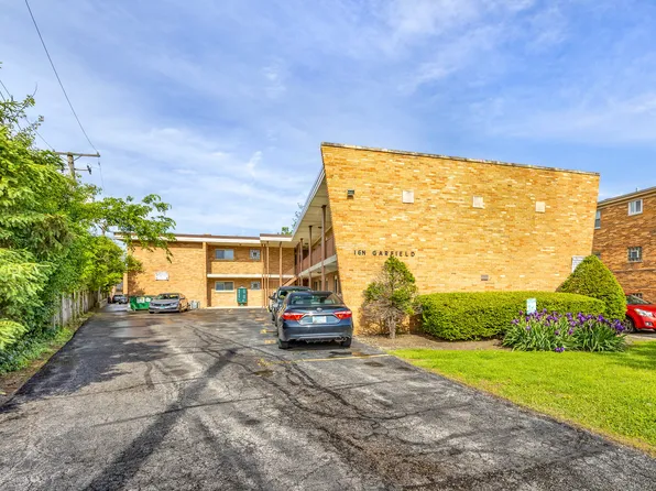 16 N Garfield St #2-H, Lombard, IL 60148