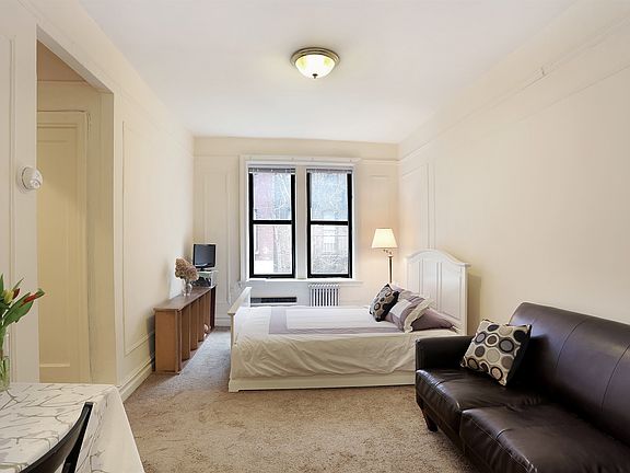 3rd image of 221 E 76th St APT 2E
