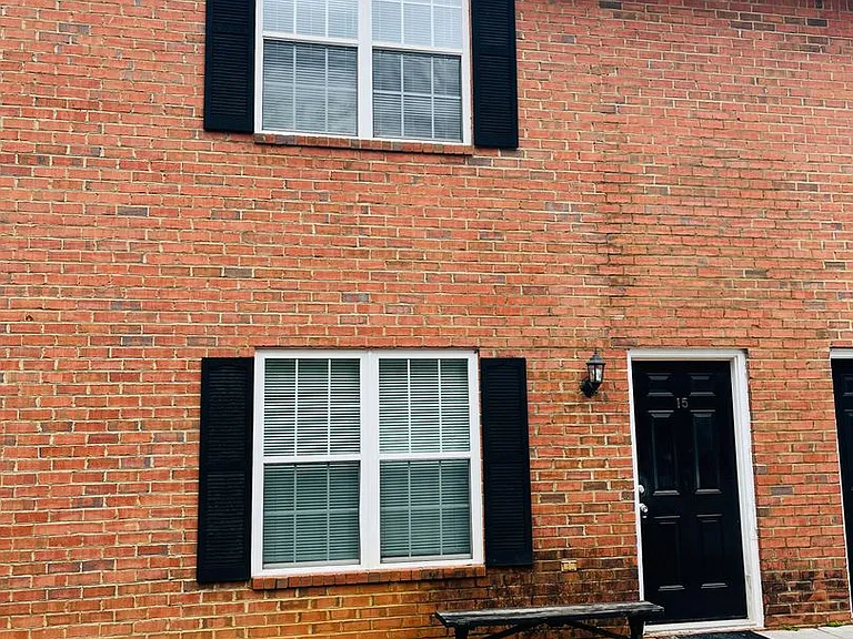 11-17 Jordan Rd — Photo 3