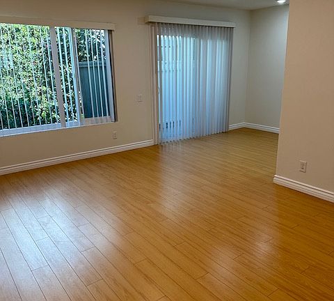 2nd image of 11711 Mayfield Ave APT 6