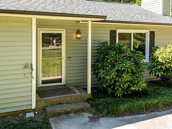 4th image of 102 McIntosh Ct