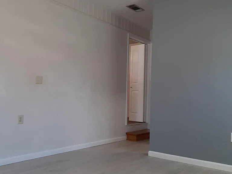 222 Moriarty St NW — Photo 12