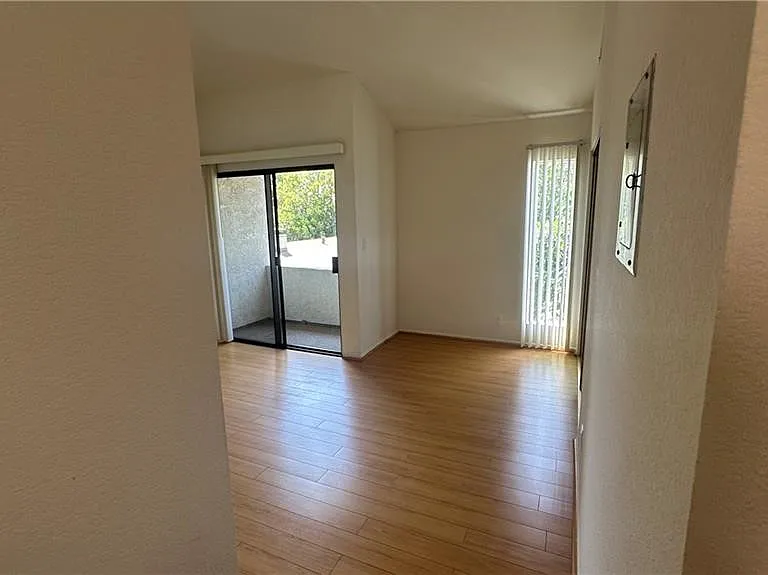 421 Porter St #4 — Photo 12