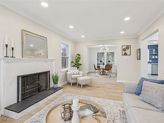 5th image of 21002 Halworth Rd