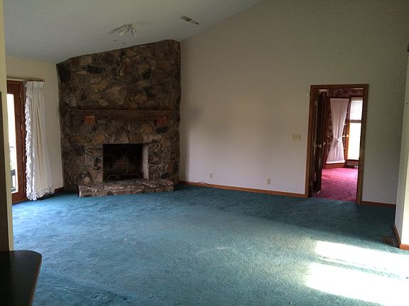 4th image of 82 Harrison Ave