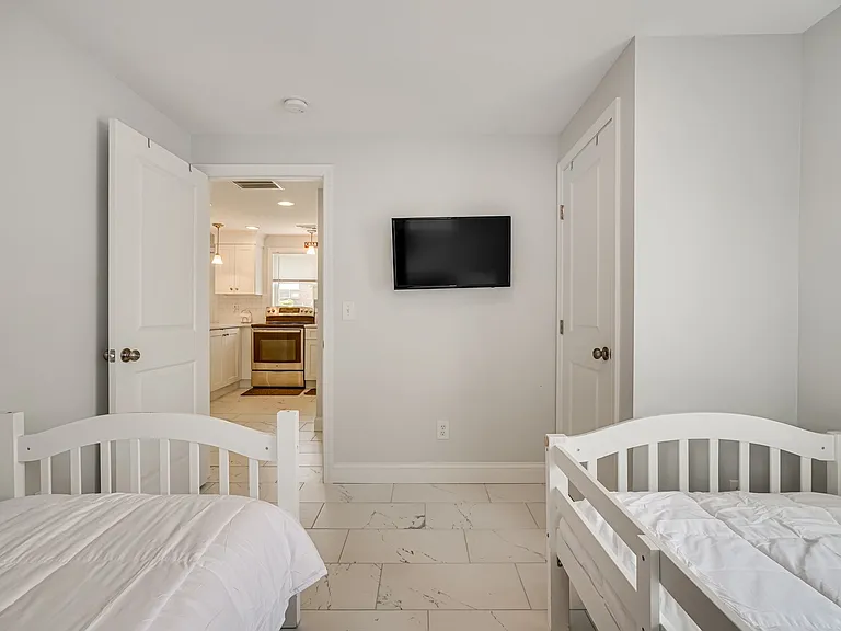 25 Biscayne Blvd — Photo 6