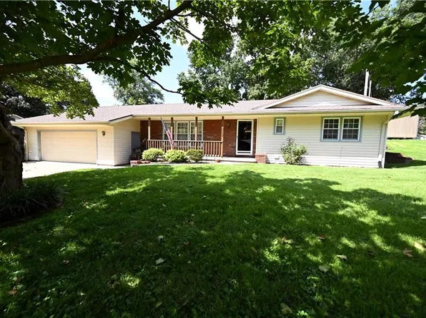 1203 W Price Ave, Savannah, MO 64485