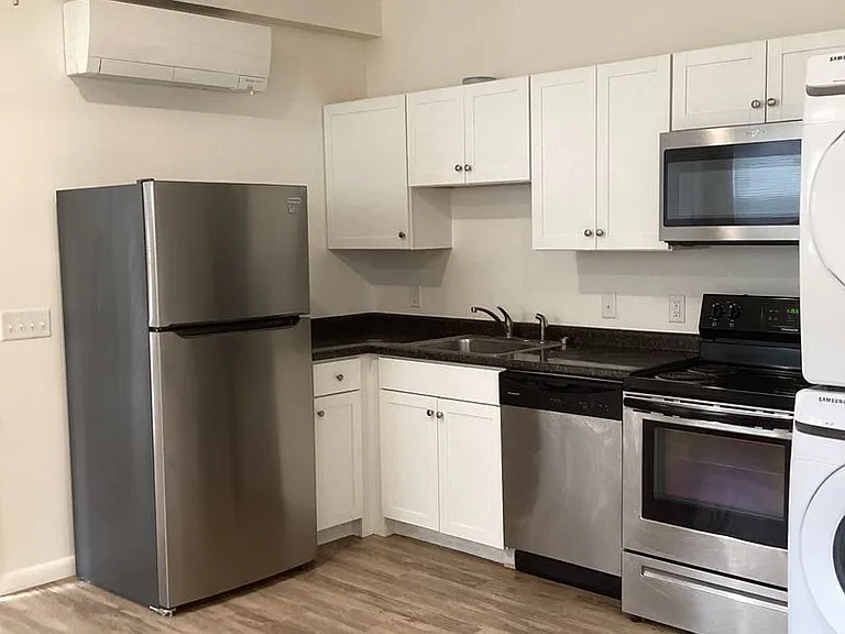 University Park Apartments near Cornell University — Photo 214