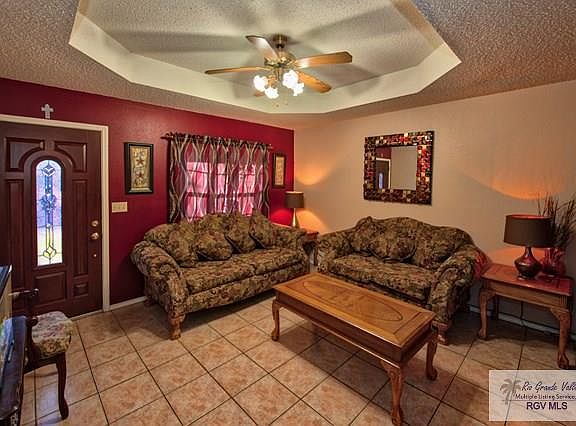 4th image of 607 Mandarine Ln