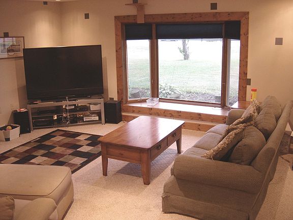 family room w/ bay window