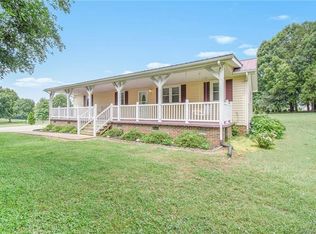 332 Rinehardt Rd, Mooresville, NC 28115