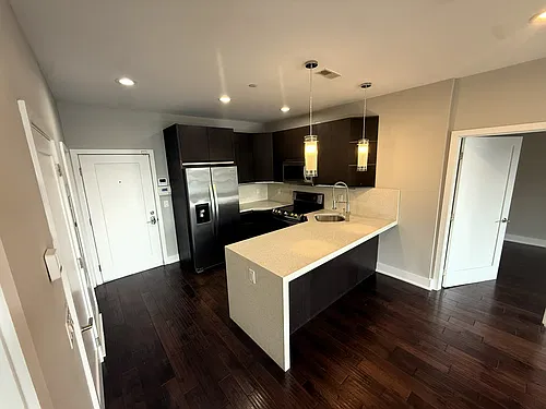 Floor plan 2 Bed 2 Bath - 405