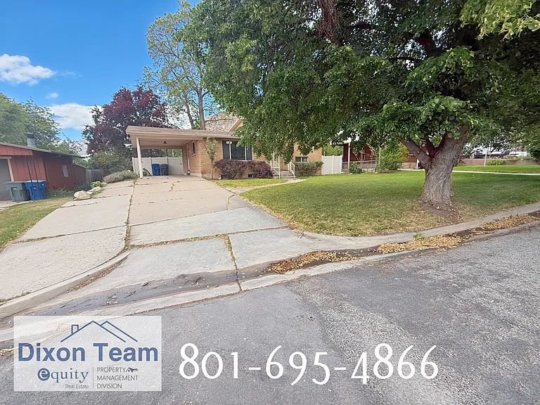 1230 Douglas St — Photo 2