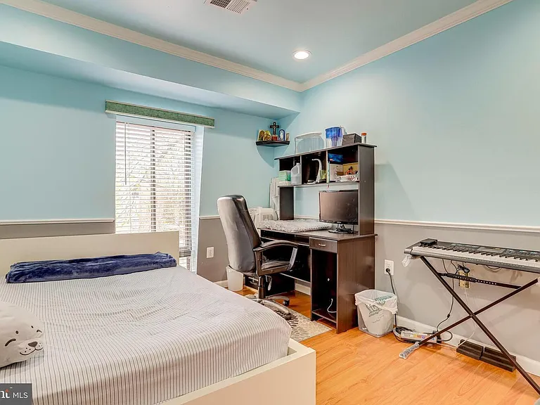 4919 Herkimer St — Photo 26
