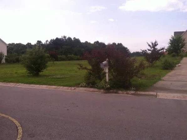 113 Mill Stone Dr, Calhoun, GA 30701