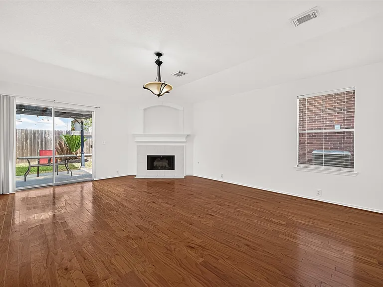6807 Lauderwick Ct — Photo 11