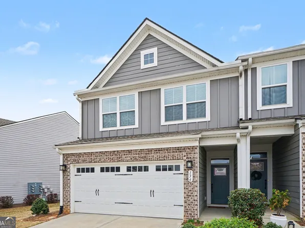 136 Salt Lake Ln, Hoschton, GA 30548