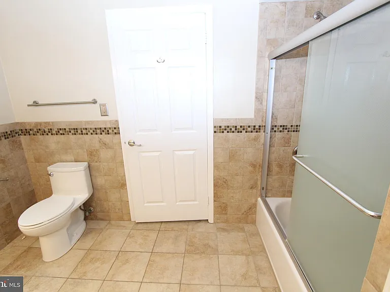 110 Biscayne Ct #8 — Photo 18