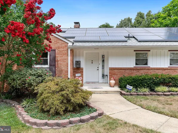7108 Lory Ln, Lanham, MD 20706