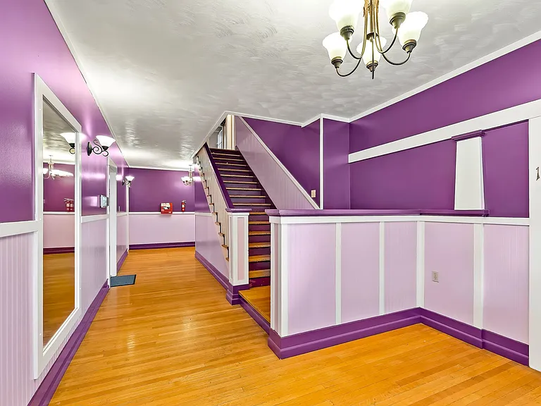 Gibbons House — Photo 3