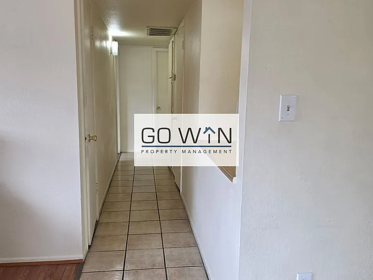 1105 E Butler Dr — Photo 10
